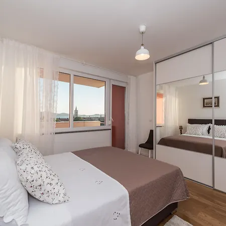 Amazing View 아파트 자다르