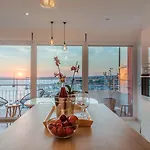 Amazing View زادار