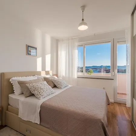 Amazing View Apartment *